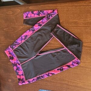 Zone Pro -  Girls Leggings, Size M(7/8).  Black w/Pink and Purple Detail